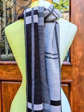 Riona Men's Scarf Made with Australian Merino Wool Blend - NWT